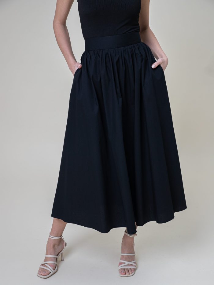 Cotton Poplin Midi Skirt In Black front skirt view Cotton Poplin Midi Skirt In Black front skirt view