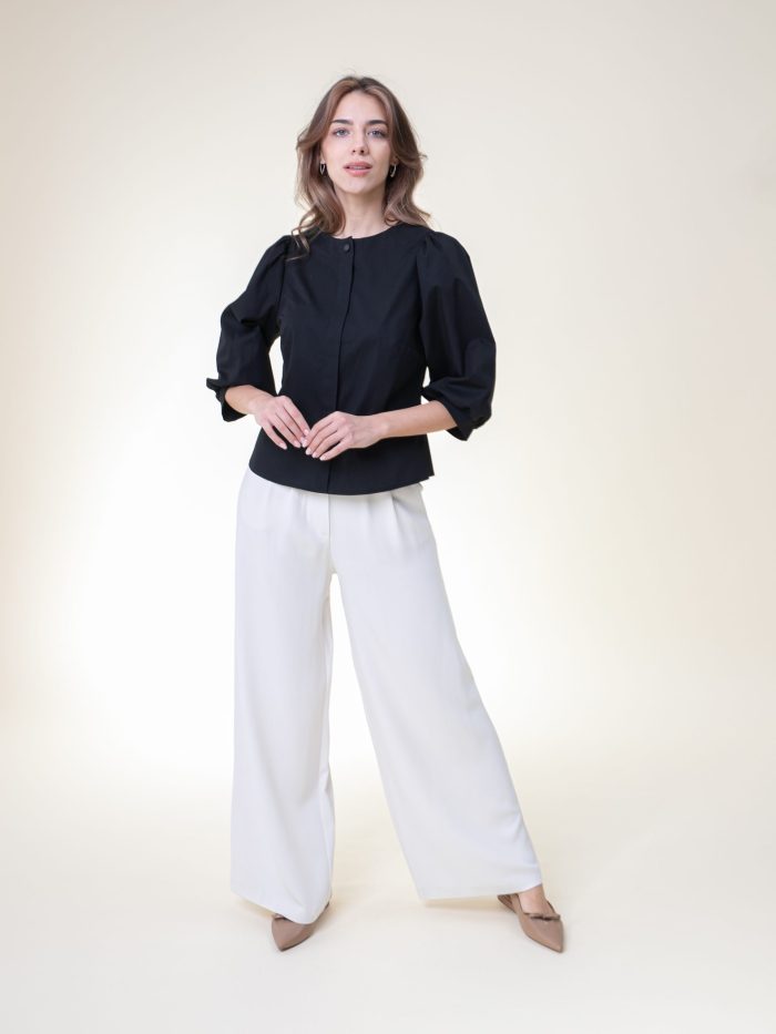 Cotton Poplin Puff Sleev Blouse In Black front view Cotton Poplin Puff Sleev Blouse In Black front view