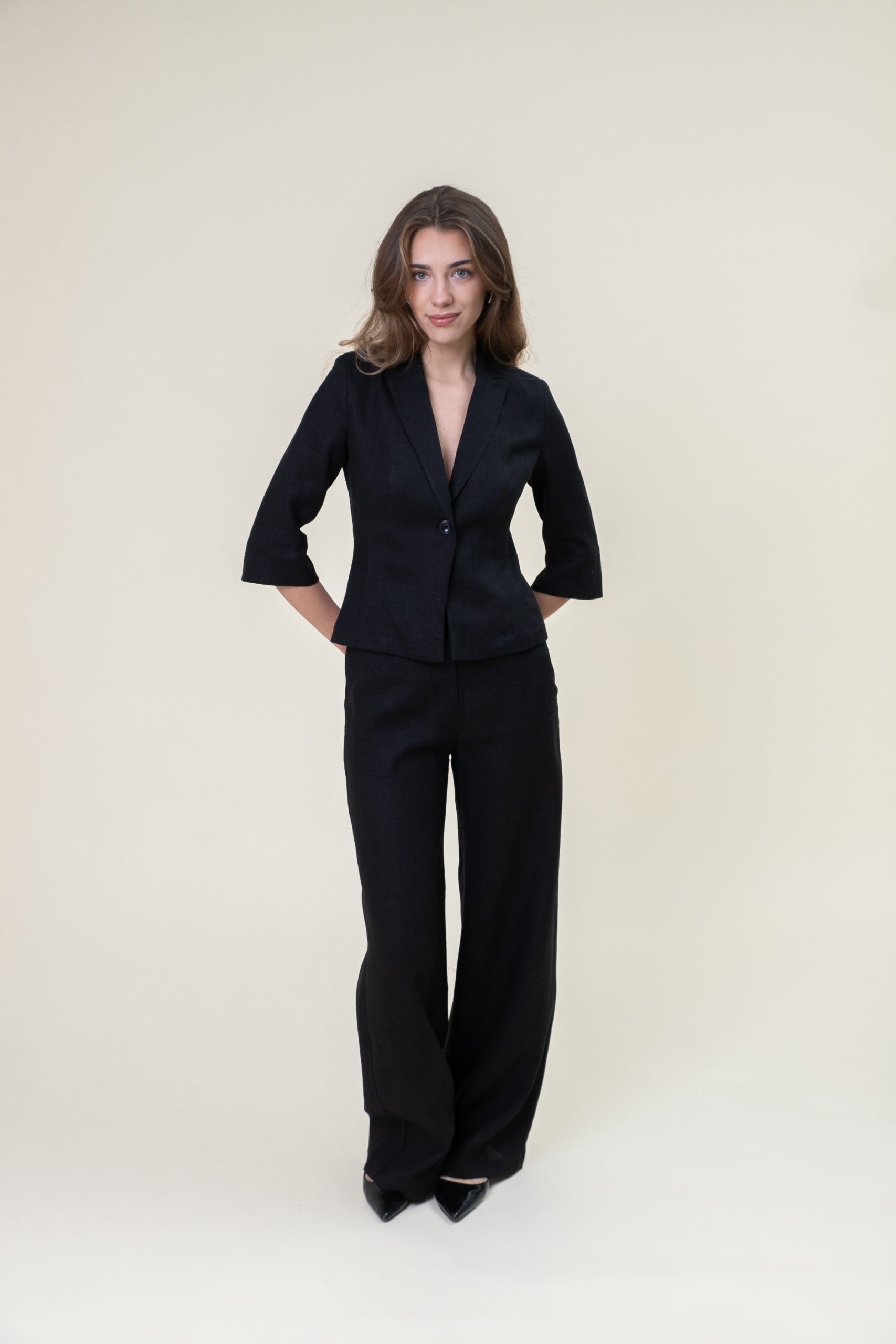 Cropped Linen Blazer In Black front view