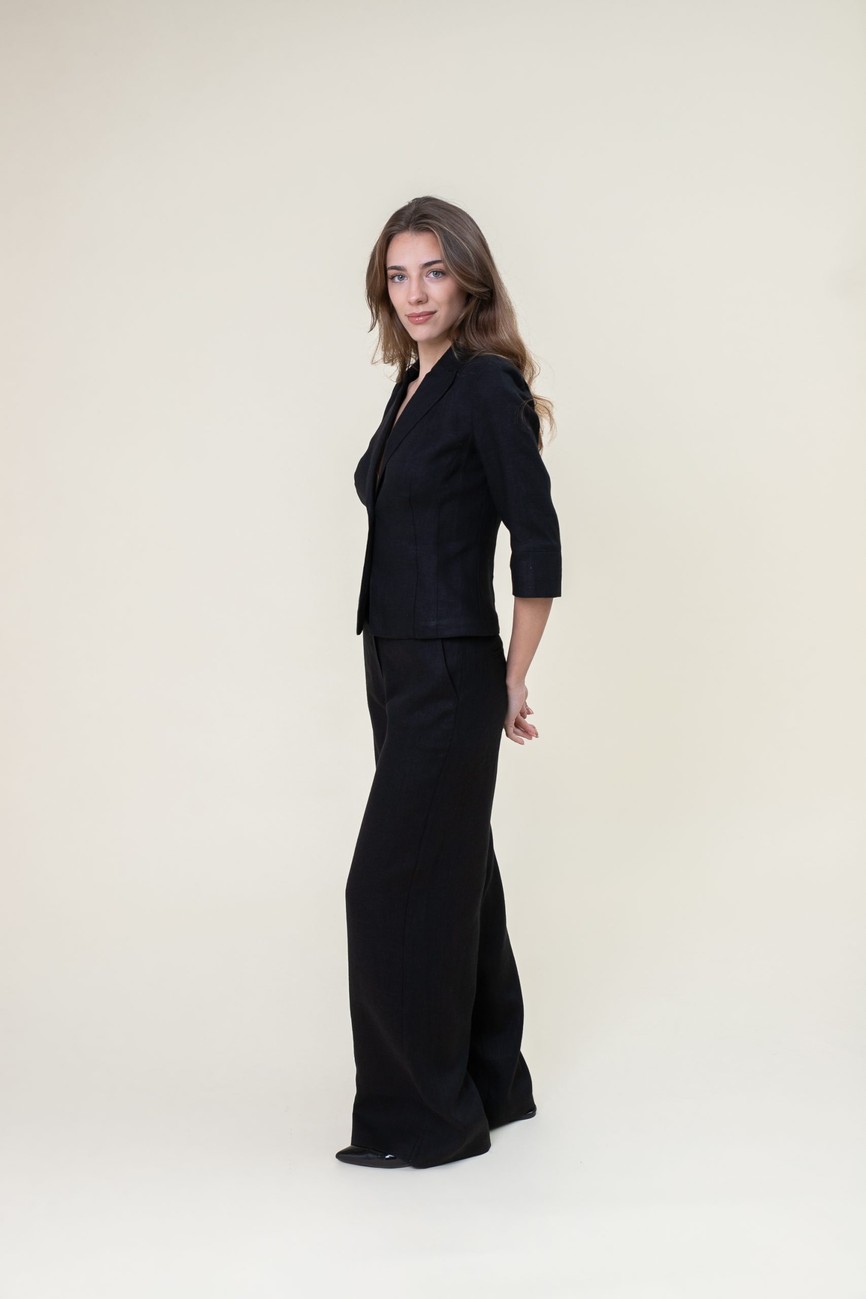 Cropped Linen Blazer In Black side view